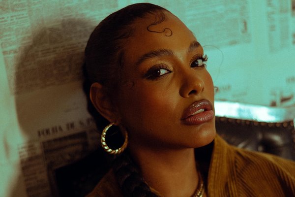 Unlocking the Color Palette: Your Ultimate Guide to Assembling Chic Outfits for Important Meetings